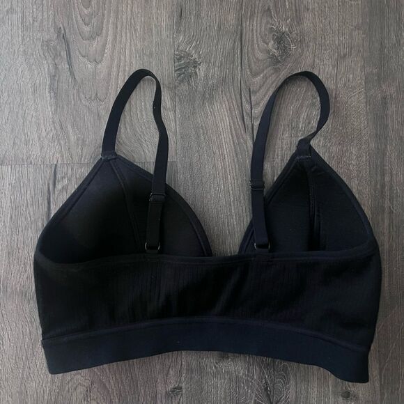 Auden Lightly Lined Plunge Bralette size M - Picture 2 of 4